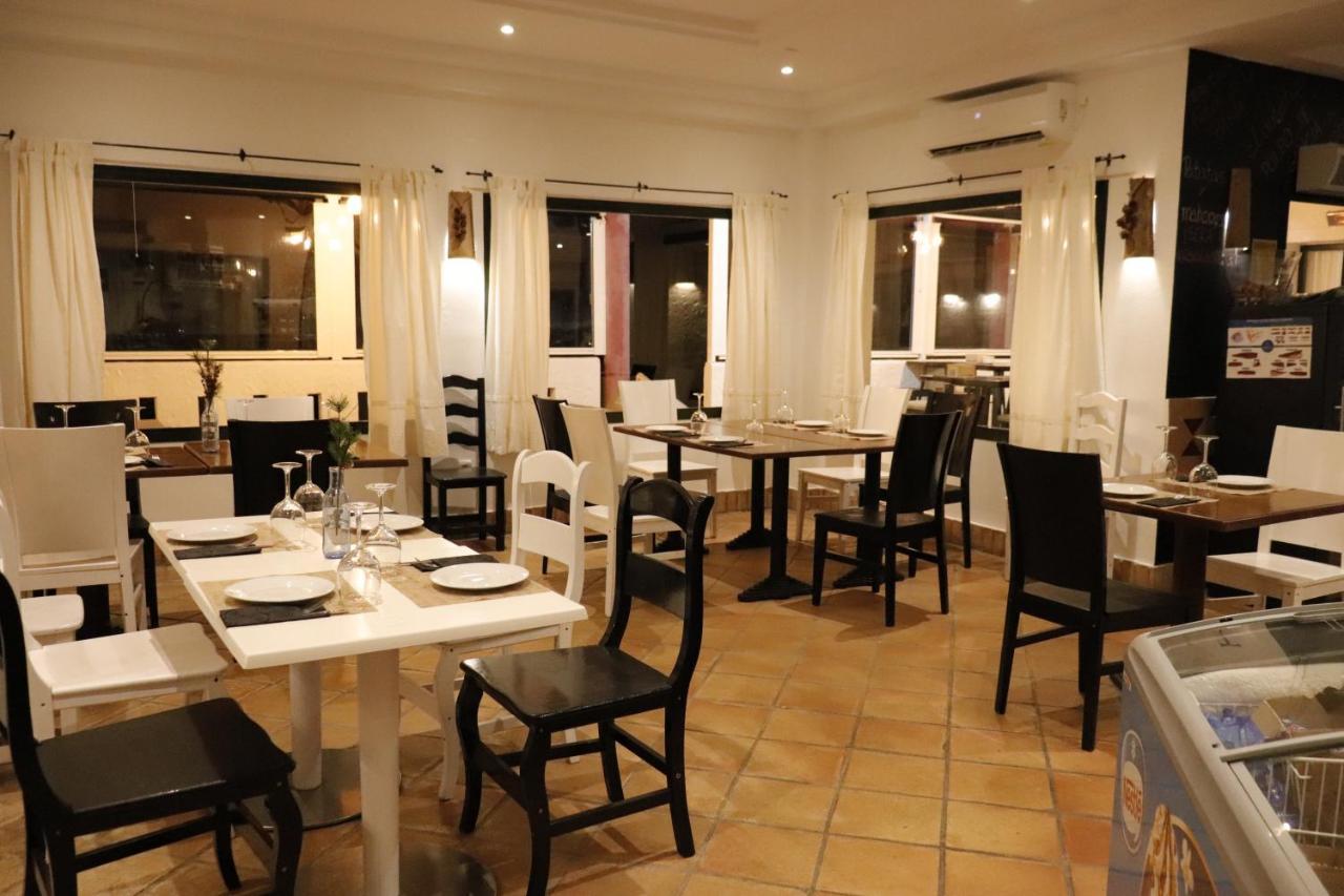 Hostal Restaurante Benalup Golf Extérieur photo
